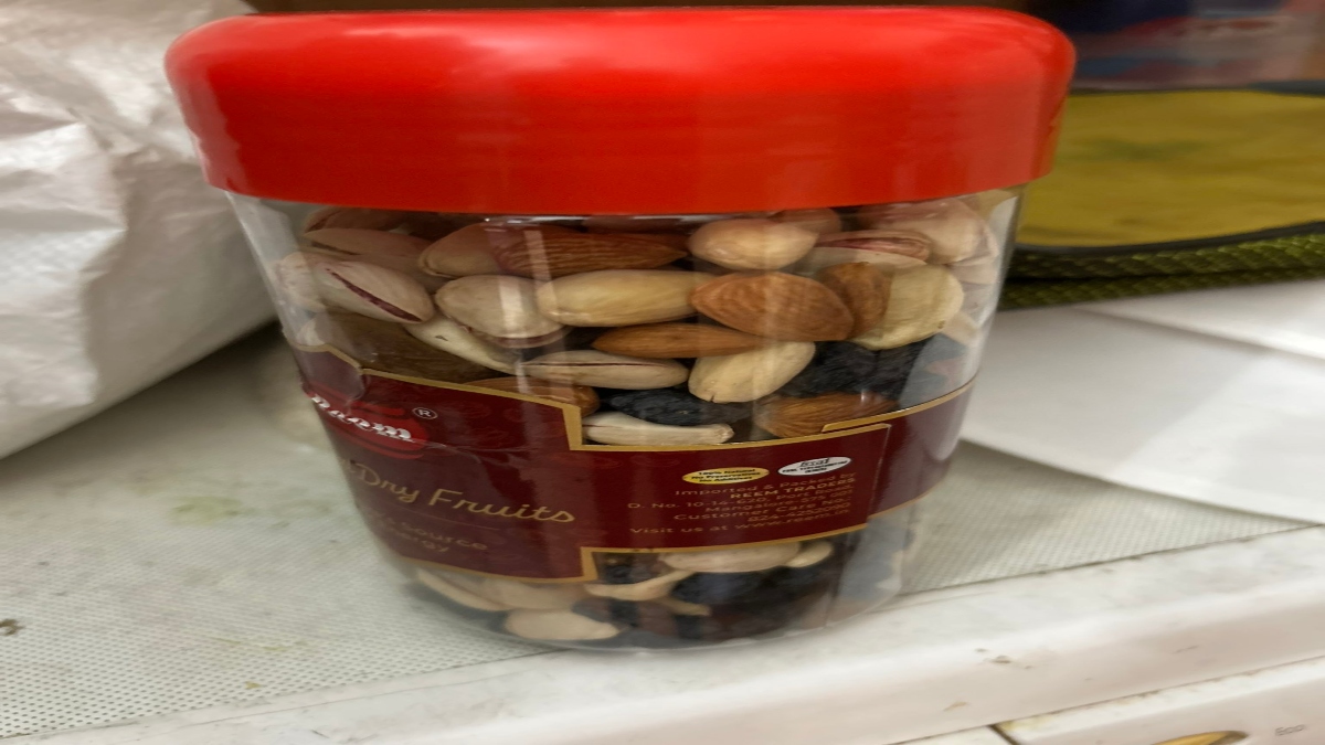A patient gifted a box of dry fruits to his/her doctor, after knowing the reason you will also say – wow!