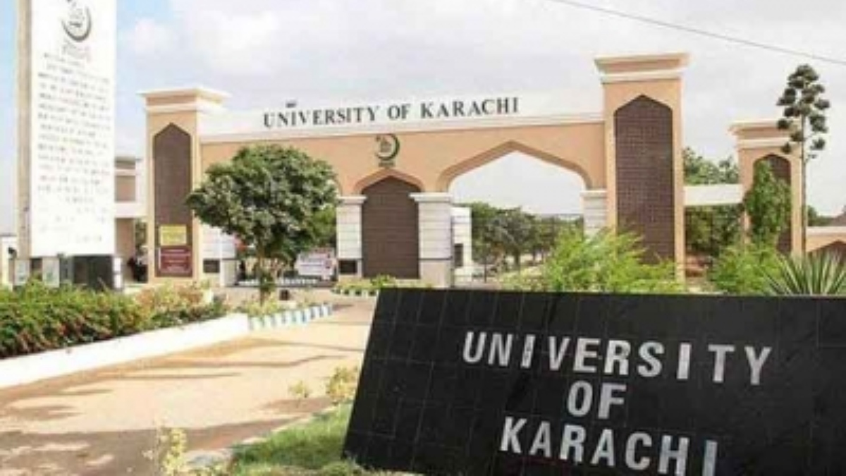 Students thrashed for playing Holi in Pakistan, after Punjab attacked in Karachi University