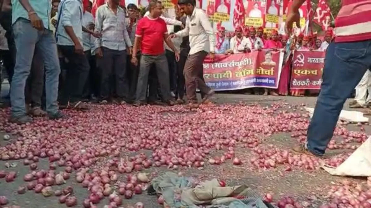 महाराष्ट्र: किसानों-श्रमिकों का नासिक से मुंबई तक पैदल मार्च, सरकार से की गई हैं 14 मांगें, जानिए क्या farmers march- India TV Hindi