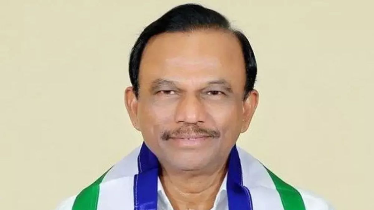 E S Reddy YSR Congress MP Magunta S Reddy ed interrogation today in delhi Excise ...