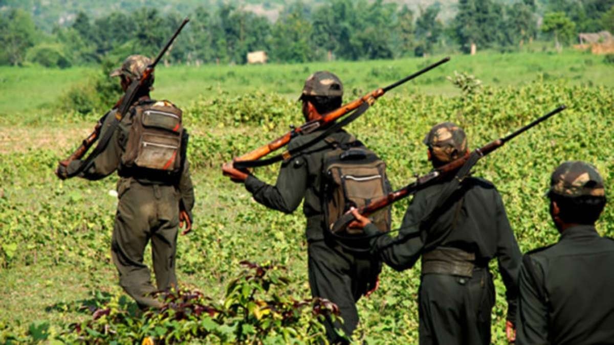 Naxalites looted a stock of explosives in Chaibasa, threatened by leaving leaflets, wrote- Back ..