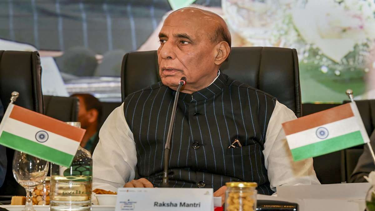 Rajnath Singh calls Nitish Kumar on insulting Galvan martyr’s father । गलवान शहीद के पिता के अपमान पर बवाल, राजनाथ ने नीतीश को फोन कर कहा…