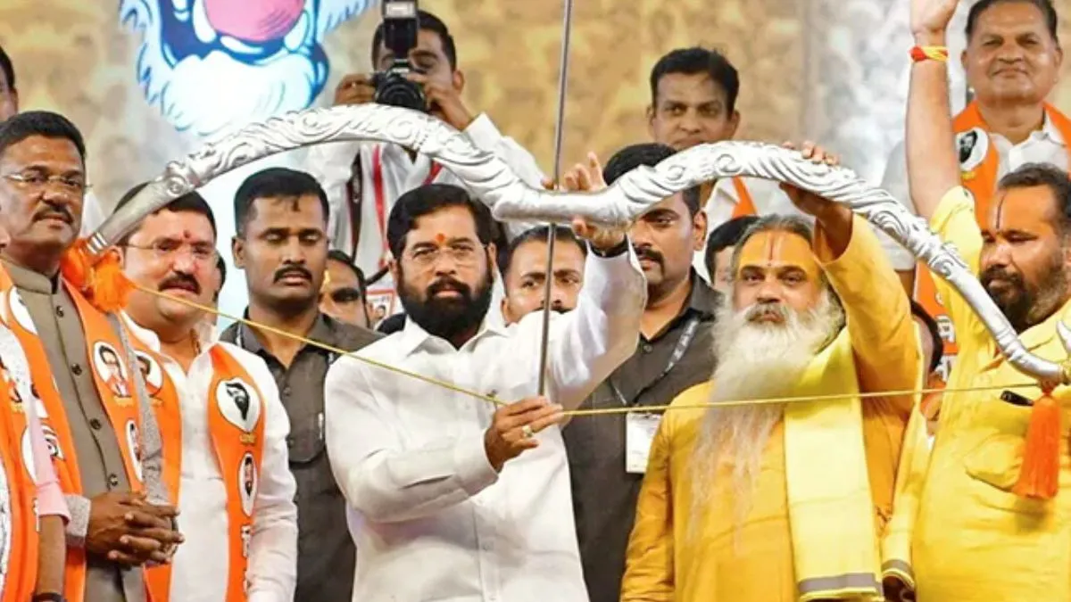 अयोध्या में रामलला के दर्शन करेंगे एकनाथ शिंदे, फिर पूरे महाराष्ट्र में 'शिव धनुष' यात्रा का है प्लान अयोध्या जाएंगे महाराष्ट्र के मुख्यमंत्री एकनाथ शिंदे - India TV Hindi