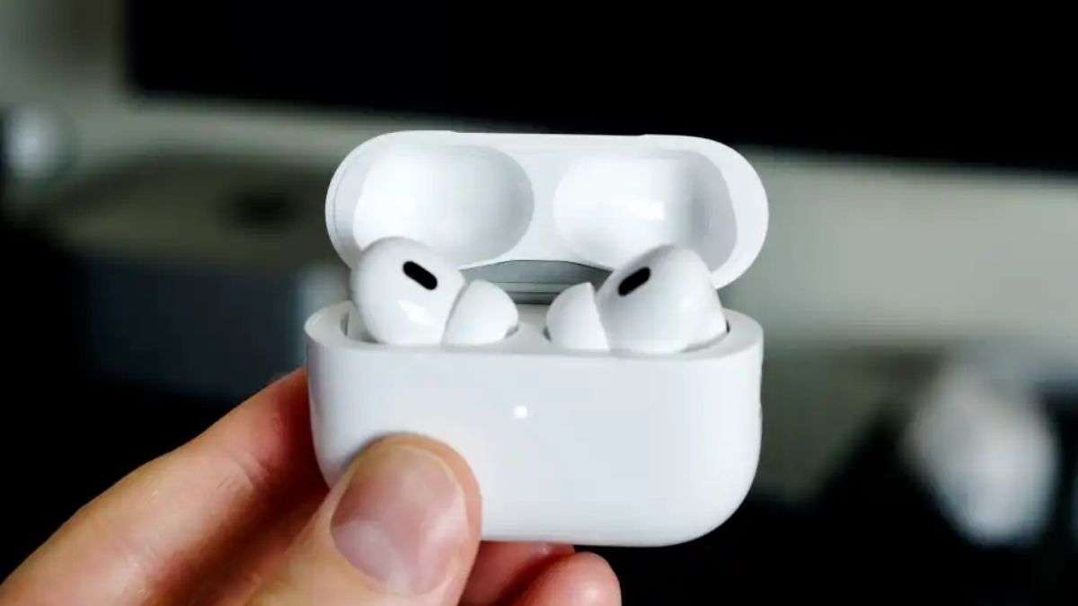 Apple can give new charging feature in second generation AirPods Pro, know details
