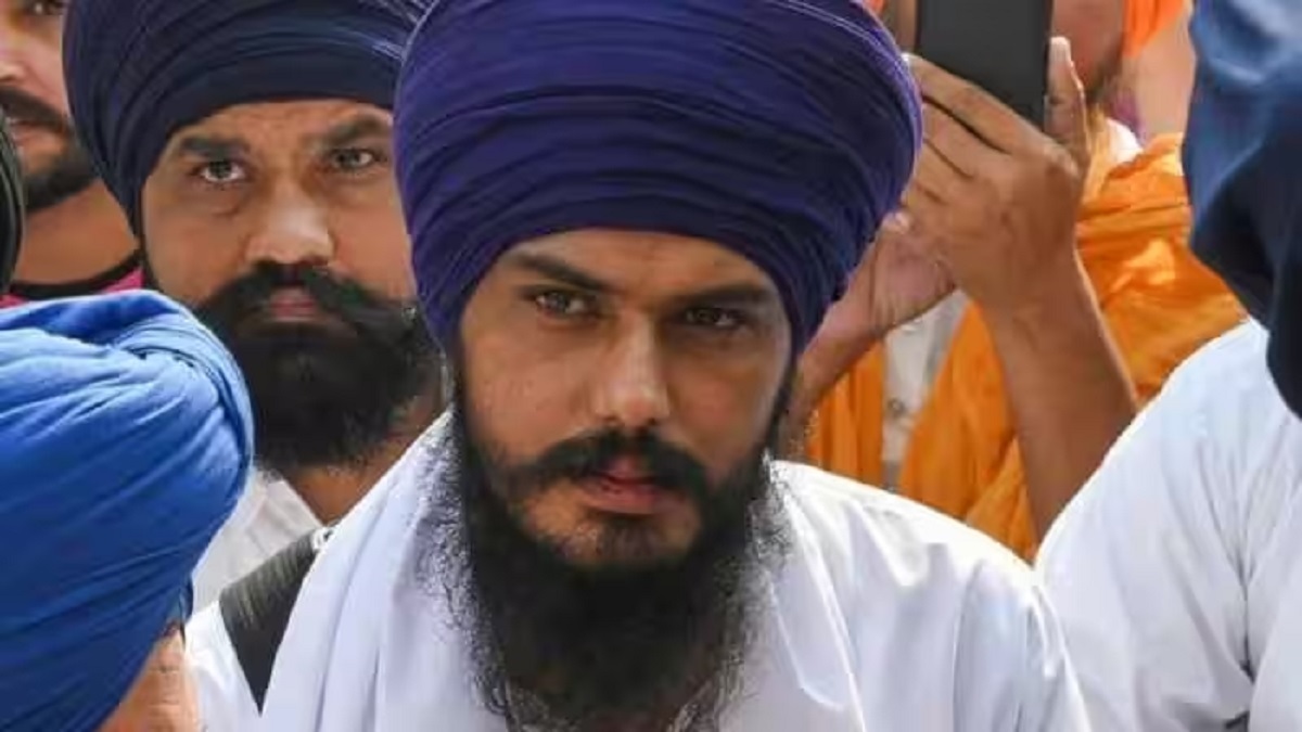 पंजाब: खालिस्तान समर्थक अमृतपाल सिंह के 2 करीबी हिरासत में लिए गए, सामने आए नाम