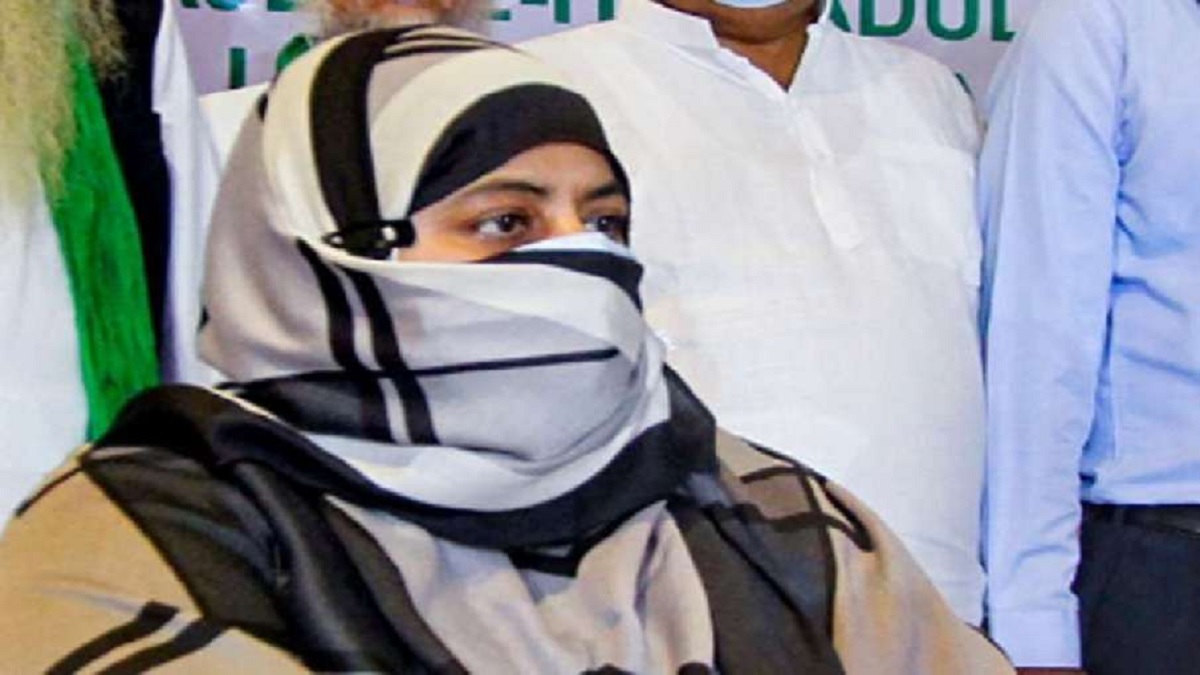 Mafia Atiq ahmed wife Shaista Parveen may Surrender Prayagraj court Speculation intensifies