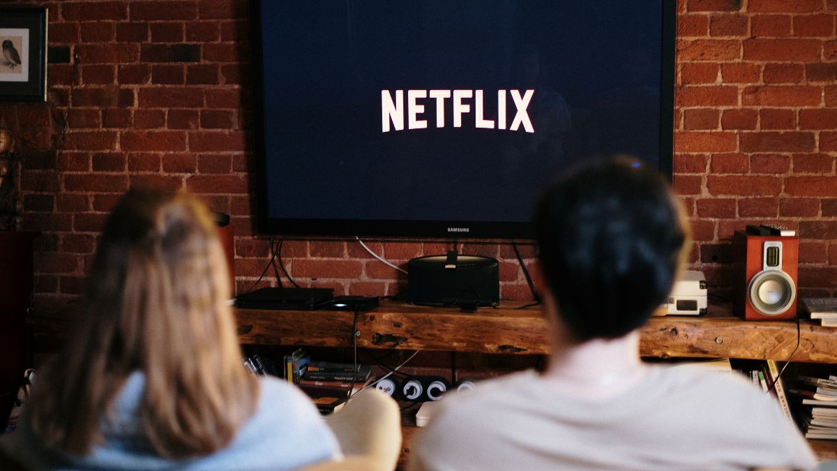 If you want to watch Netflix for free then you must know about these broadband offers