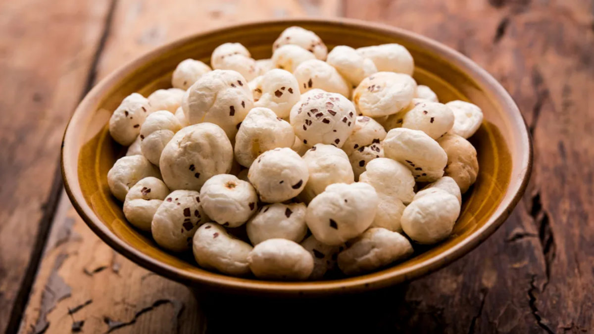 Makhana can absorb stomach water, these 3 people should not consume it even by mistake