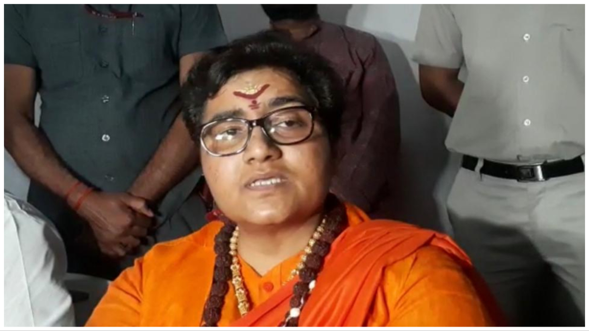 असद एनकाउंटर में योगी आदित्यनाथ के बचाव में उतरीं साध्वी प्रज्ञा, कहा- यूपी में कानून का राज । BJP Leader Sadhvi Pragya came to defend Yogi Adityanath in Asad encounter said- Rule of law in UP