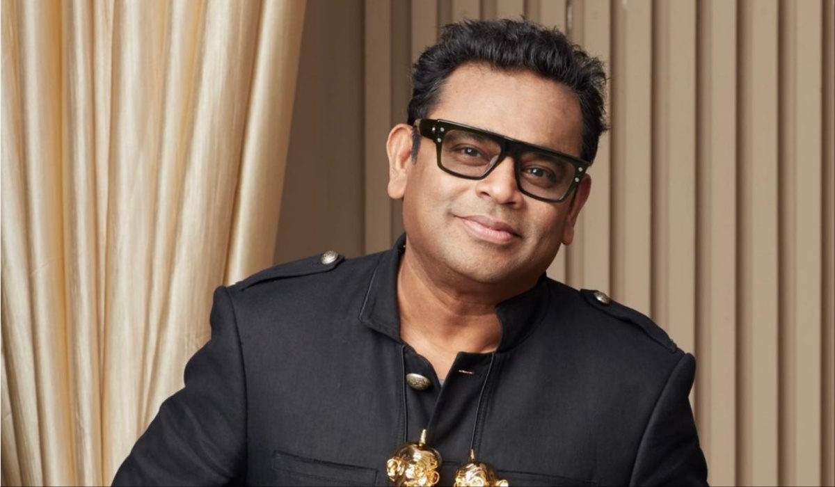 A R Rahman said to wife Saira Banu in tamil not in hindi video viral A R Rahman ने इवेंट के दौरान पत्नी को टोका, भाषा को लेकर video हो रहा viral