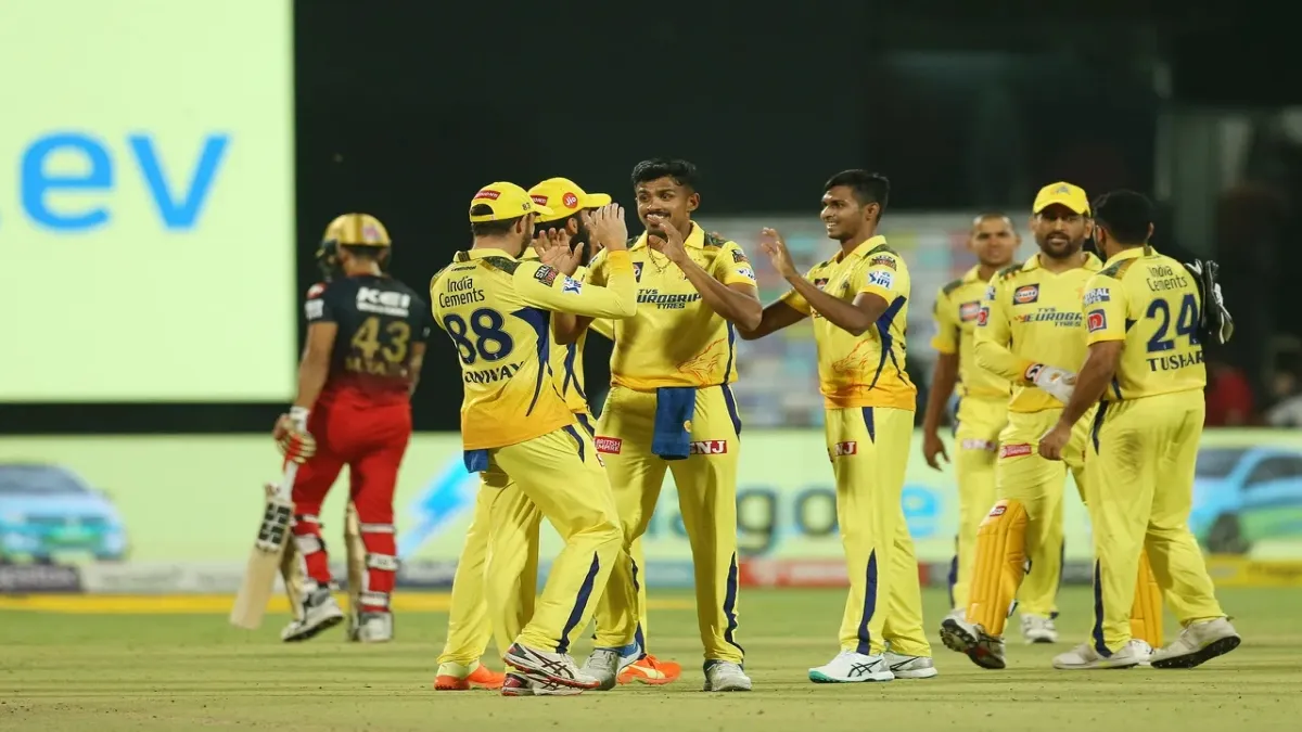 IPL 2023: CSK ने धमाकेदार अंदाज में RCB को दी मात, जानिए आखिरी ओवर के रोमांच की कहानी CSK Team - India TV Hindi
