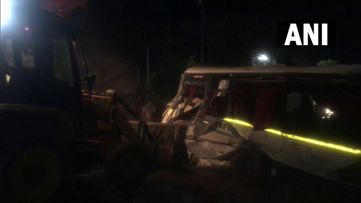 Horrific road accident in Ayodhya, bus and truck collided