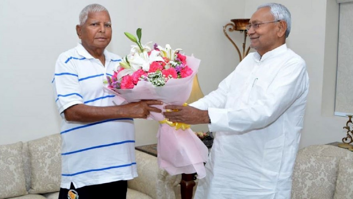 Nitish came to meet Lalu as soon as he/she reached Delhi, the two leaders kept talking for hours