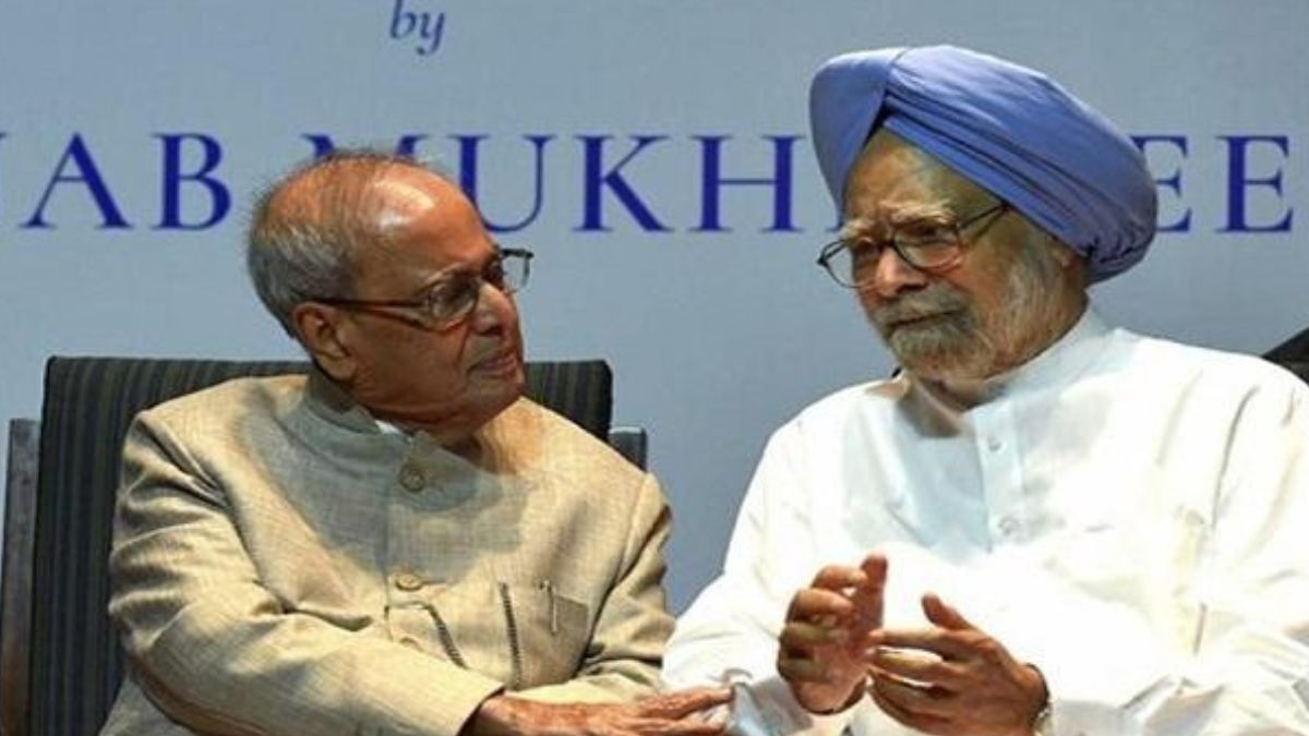 Why was Manmohan chosen as PM?  Why was Pranab left behind in the race?  Azad made a big disclosure