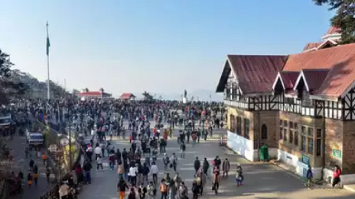 Crowd of tourists in Shimla, 30 thousand vehicles arrived in 2 days, traffic control difficult