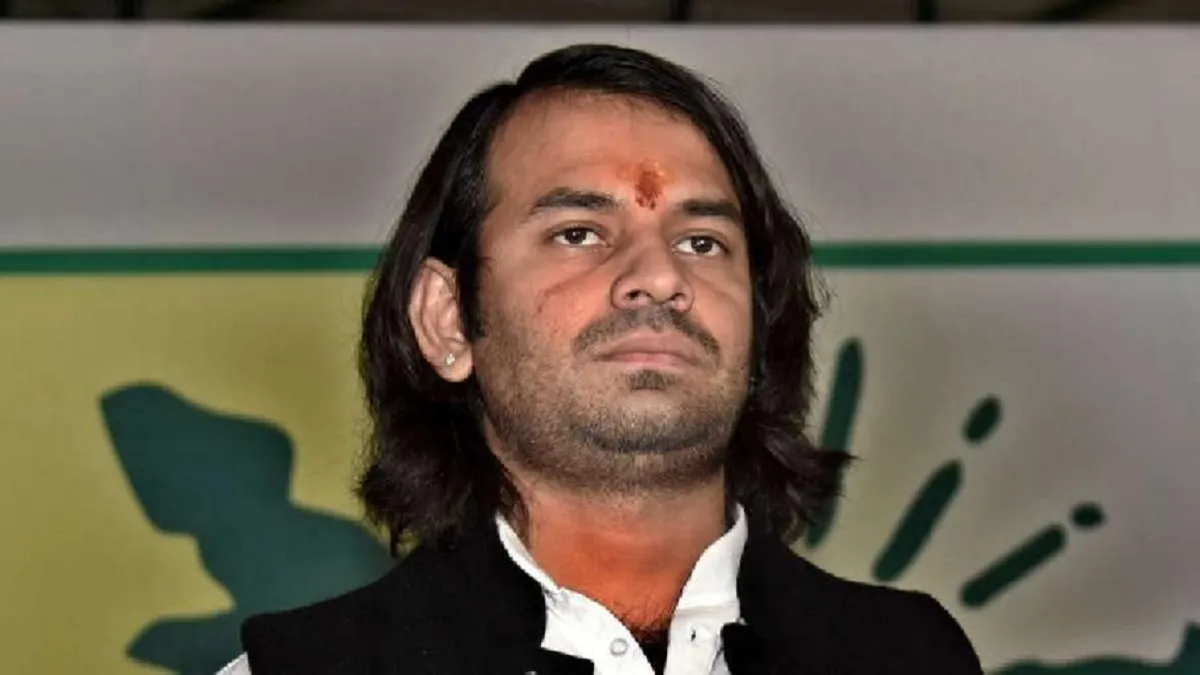 तेज प्रताप यादव ने फिर दौड़ाई सड़क पर साइकिल, बताया-इस खुशी की वजह से कर रहे ऐसा, देखें VIDEO Tej Pratap Yadav - India TV Hindi