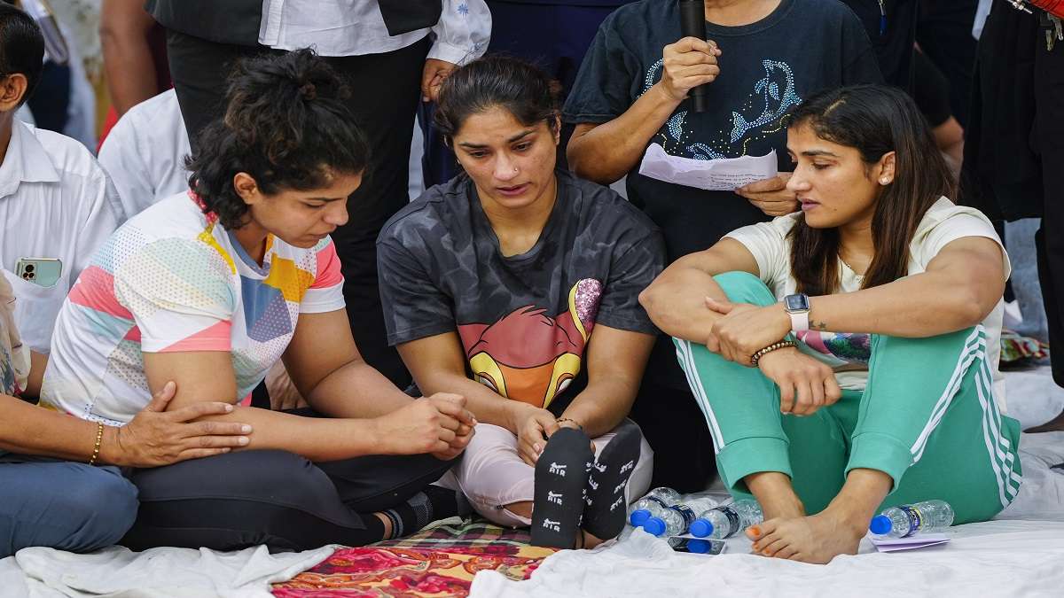 Wrestlers protest Delhi Police provides security to 7 women complainants after SC direction । यौन शोषण का आरोप लगाने वाली 7 लेडी रेसलर्स को मिली सुरक्षा