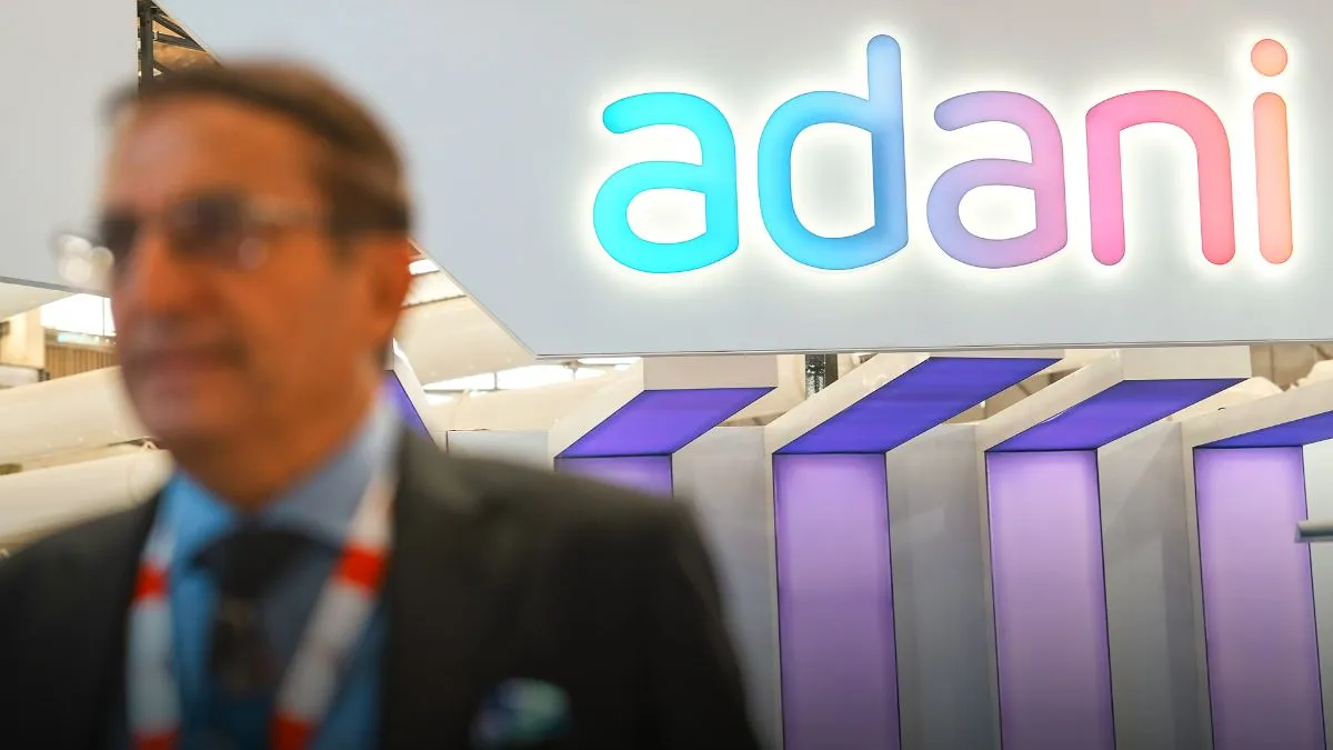 कछुए की चाल चलते हुए बंद हुआ बाजार, अडानी ग्रुप की इस कंपनी ने बदल डाला गेम Adani Group- India TV Paisa