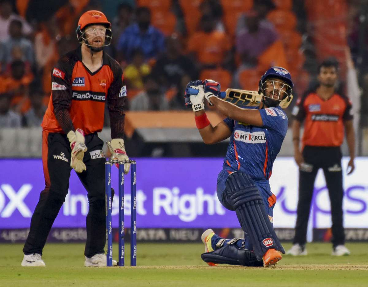 5 sixes of Abhishek Sharma over Sunrisers Hyderabad lost to Lucknow Super Giants in IPL 2023 | 6,6,6,6,6… ये एक ओवर छीन ले गया सनराइजर्स हैदराबाद से IPL ट्रॉफी जीतने का सपना