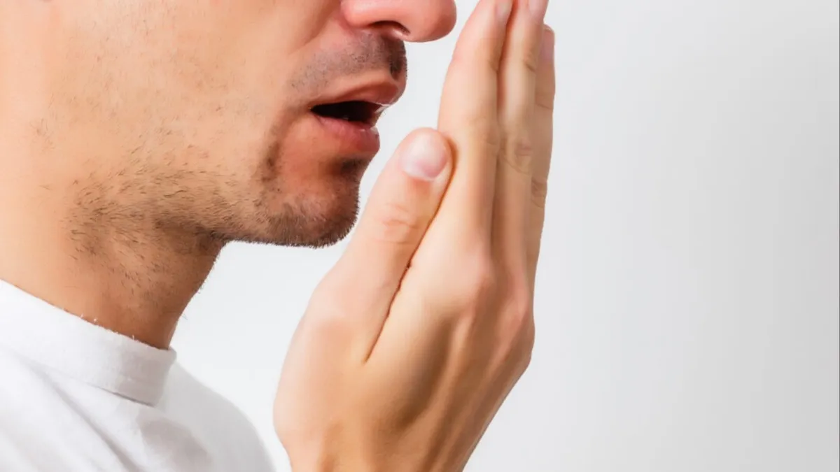 मुंह से आती सड़े-गले प्याज जैसी बदबू हो सकती है इन 4 बीमारियों का संकेत bad_breathe- India TV Hindi