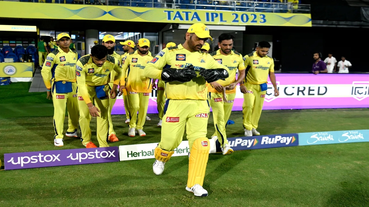 CSK star allrounder Ben Stokes out of playoffs and will return home big blow for MS Dhoni | धोनी को लगा बड़ा झटका, प्लेऑफ मुकाबलों से ठीक पहले सीजन से बाहर हुआ CSK का घातक खिलाड़ी