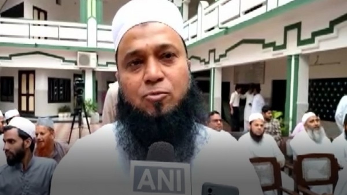 Irfania Madrasa chief praised Mann Ki Baat it connects all castes and religions । इरफानिया मदरसा प्रमुख ने की ‘मन की बात’ की तारीफ, बोले-यह सभी जाति और धर्मों को जोड़ता है