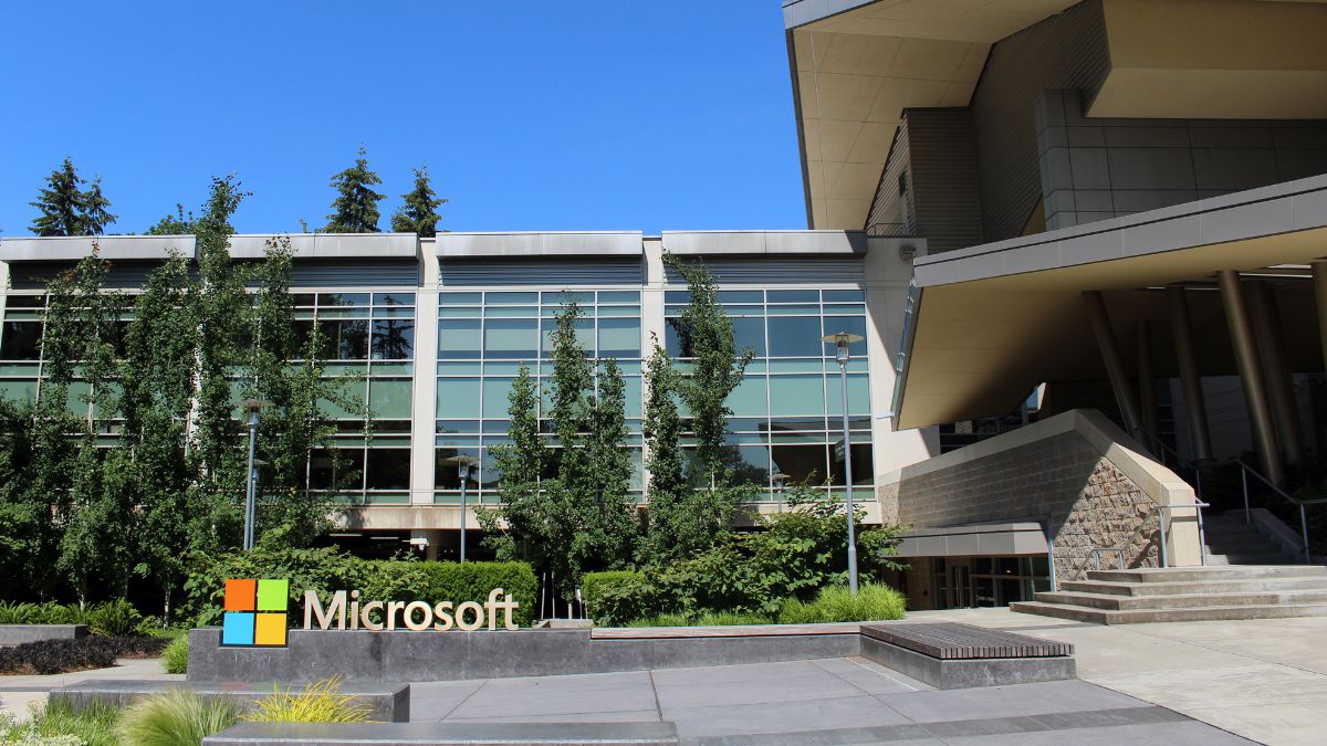Microsoft will stop making its own mouse keyboard and webcam । माइक्रोसॉफ्ट का बड़ा फैसला, अब कंपनी नहीं बनाएगी खुद के माउस, कीबोर्ड और वेबकैम