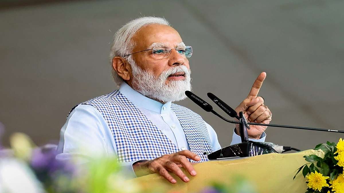 karnataka election 2023 pm modi rahul gandhi rally up nikay chunav yogi adityanath prayagraj rally । आज फिर कर्नाटक के चुनावी दंगल में उतरेंगे मोदी-राहुल