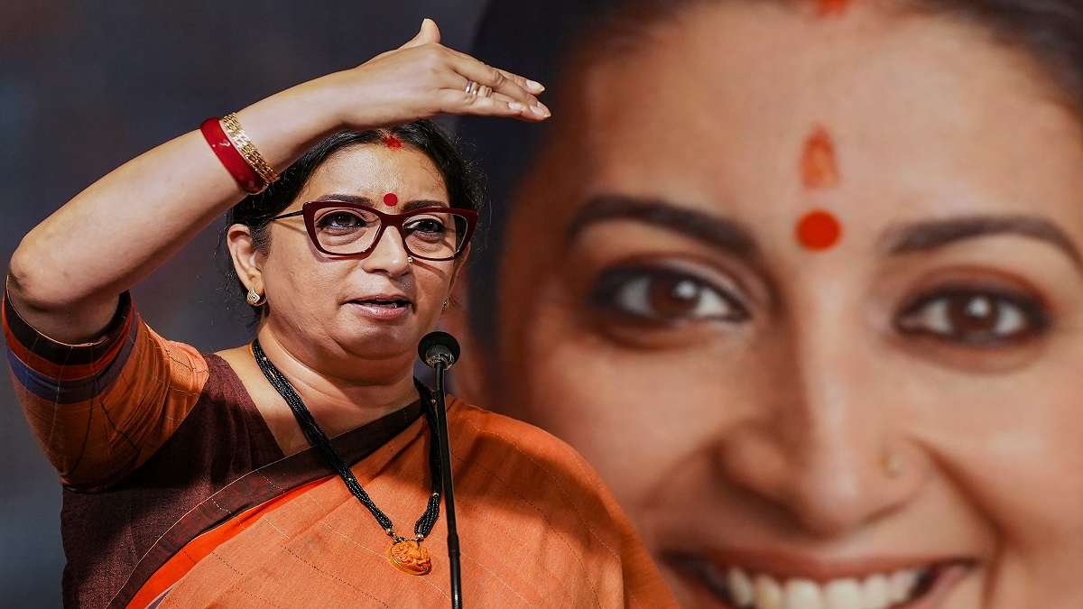 smriti irani attacks rahul gandhi said if he stays in wayanad then what happened in amethi will happen । राहुल गांधी वायनाड में रहे तो वही होगा जो अमेठी में हुआ था’, केरल में स्मृति ईरानी ने कसा तंज