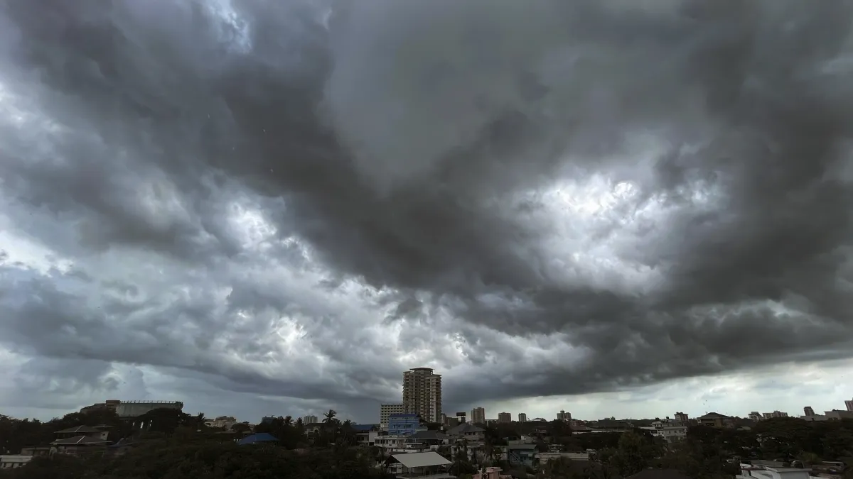 Monsoon 2023 Will monsoon enter Mumbai today Meteorological Department issued yellow alert know the - India TV Hindi