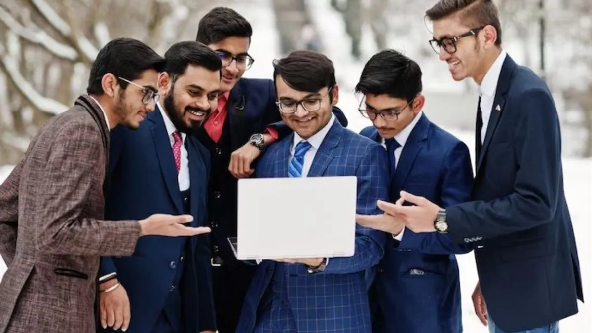 Samudrik Shastra: इस तरह के चेहरे वाले लोगों को गुस्से पर नहीं रहता काबू, जानिए चेहरे के आकार से व्यक्ति का स्वाभाव Samudrik Shastra i- India TV Hindi