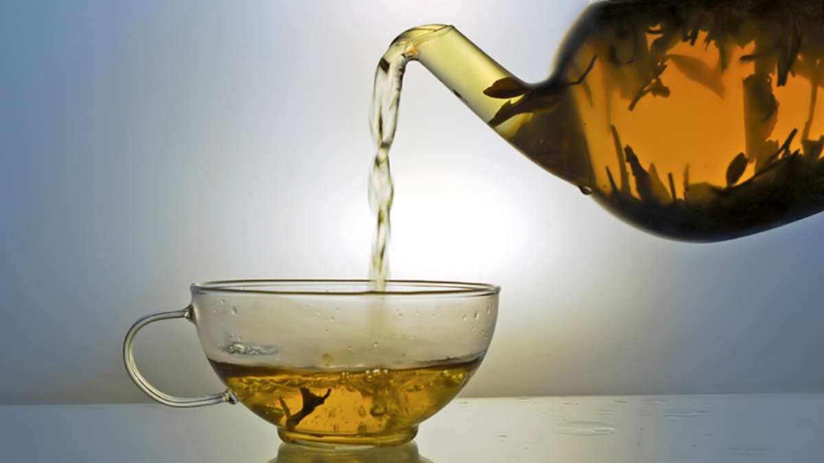 tea leaves water