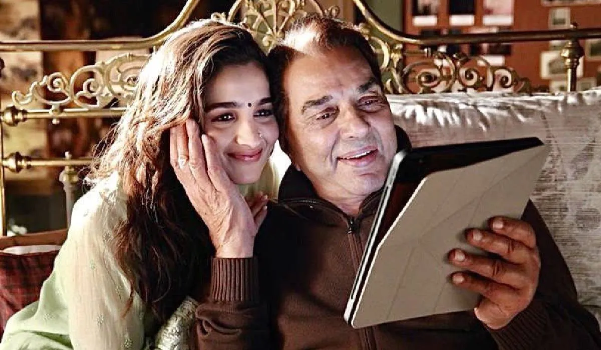 Dharmendra को आलिया भट्ट ने याद दिलाई रोमांटिक यादें, झट से वायरल हुई Photo Dharmendra, Alia Bhatt- India TV Hindi