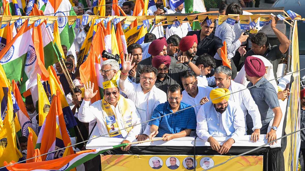 AAP Rally against Centre ordinance arvind Kejriwal again shout from Ramlila Maidan after 12 years 12 साल बाद रामलीला मैदान से फिर केजरीवाल भरेंगे हुंकार, केंद्र के अध्यादेश के खिलाफ AAP की महारैली