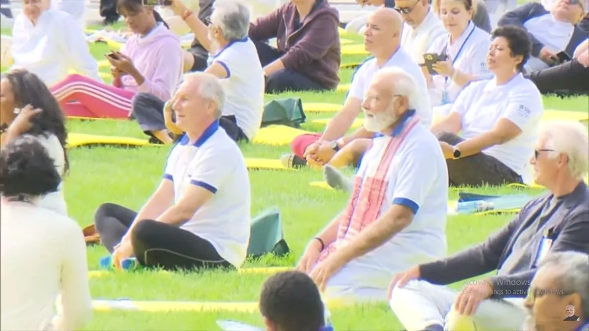 International Yoga Day Highlights: पीएम मोदी के साथ पूरी दुनिया ने किया योग, कार्यक्रम ने बनाया गिनीज बुक रिकॉर्ड Narendra Modi- India TV Hindi