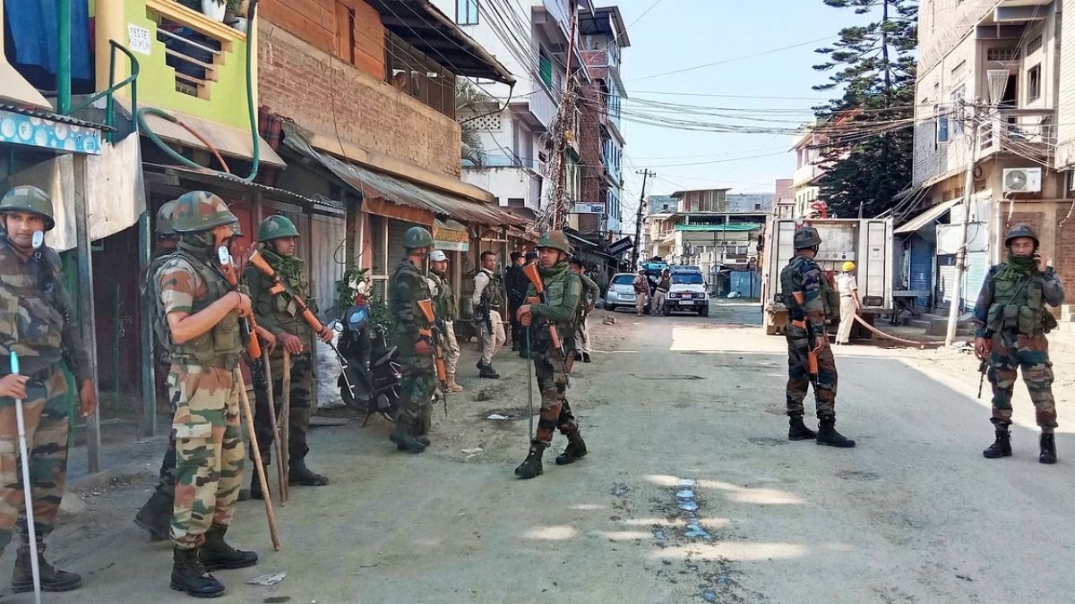 Manipur violence: 12 terrorists caught by the army, but the mob freed them
