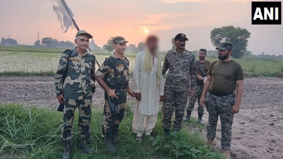 BSF को मिली बड़ी सफलता, बॉर्डर से पकड़ा पाकिस्तानी नागरिक, जवानों ने जो दरियादिली दिखाई, उसे जानकर करेंगे सैल्यूट। Border Security Force BSF troops apprehended a Pak national ahead of border fence