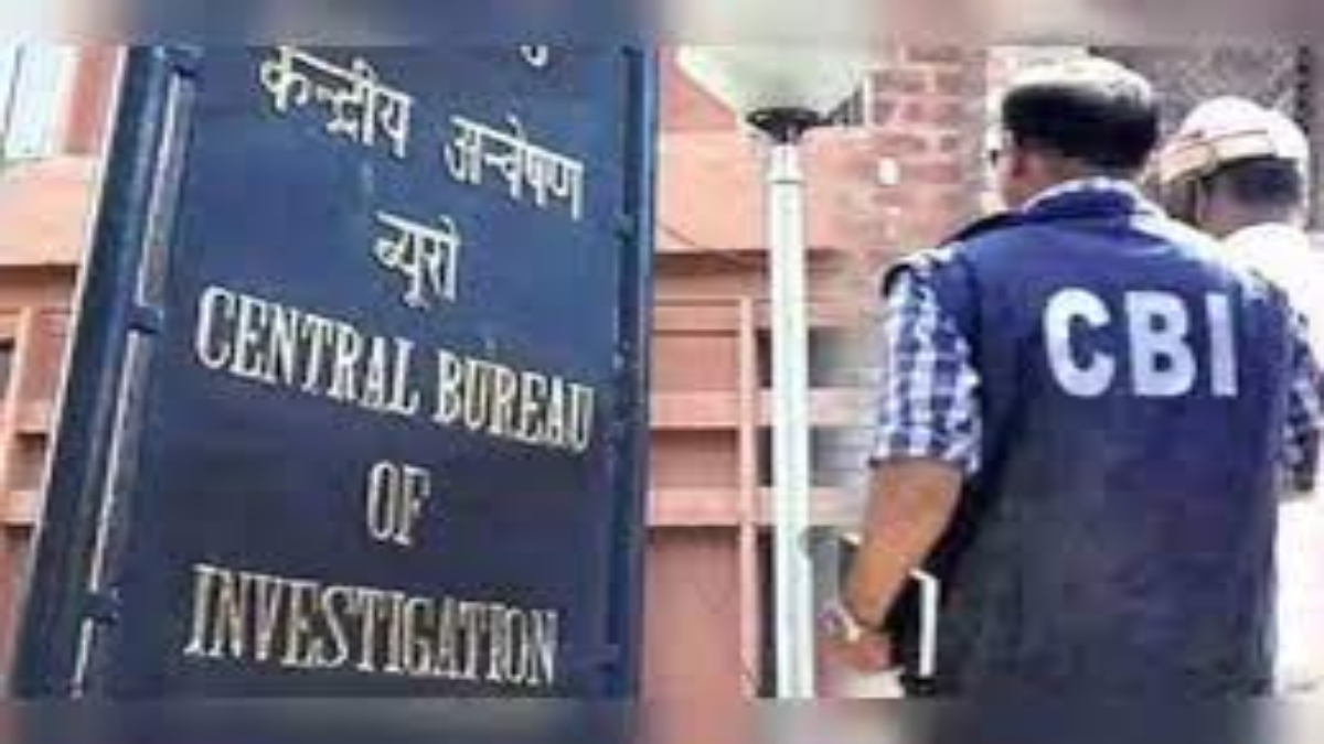 cbi arrested central govt officials in bribery case 60 lakh cash recovered । CBI की कार्रवाई से मचा हड़कंप, केंद्रीय मंत्रालय के तीन बड़े अधिकारी गिरफ्तार, 60 लाख कैश बरामद