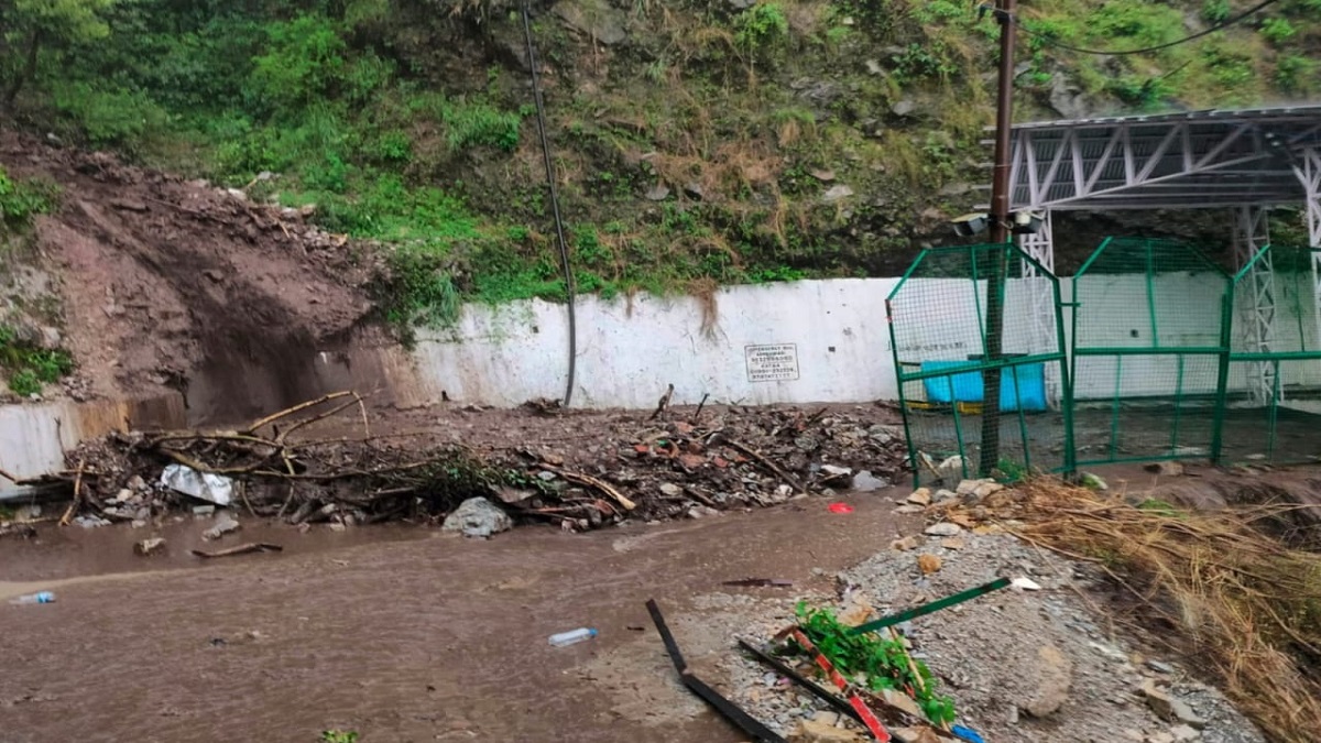 Landslide on Mata Vaishno Devi’s Battery Car Road, road closed for movement of devotees