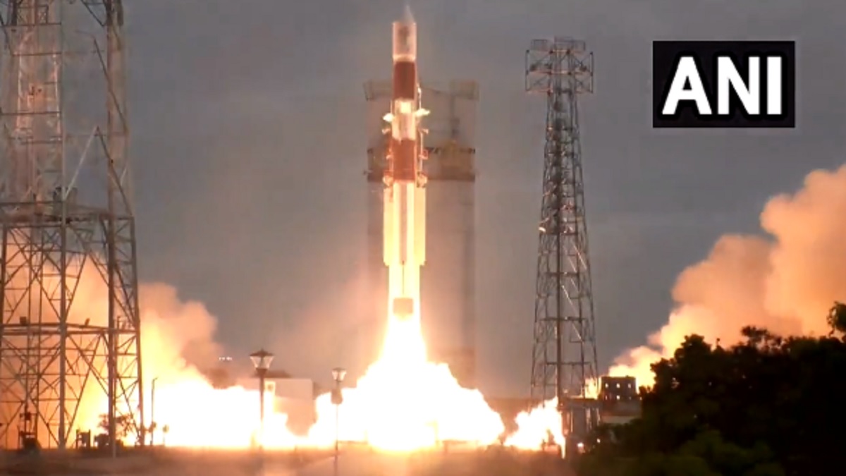 ISRO को मिली बड़ी सफलता, 6 सह-यात्री उपग्रहों के साथ लॉन्च किया PSLV-C56
