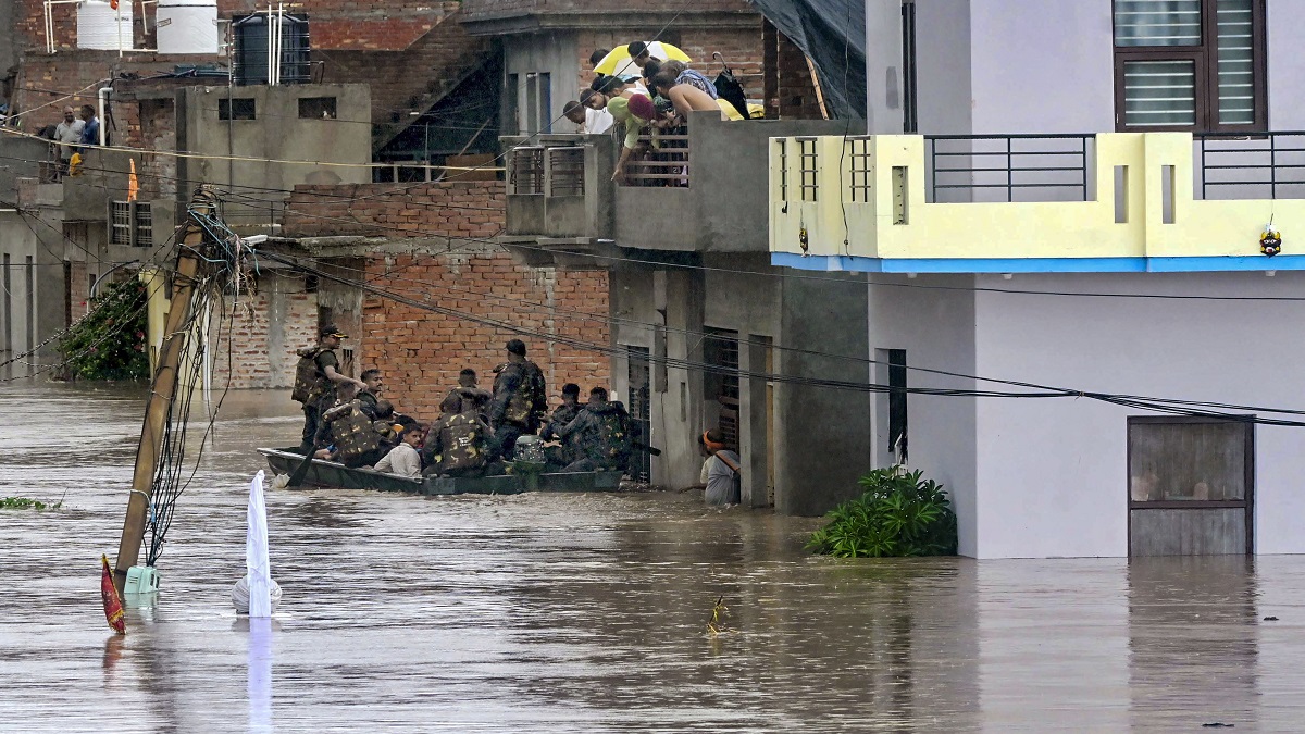 Rivers in spate in Gujarat, roads submerged, heavy rain expected in next 24 hours
