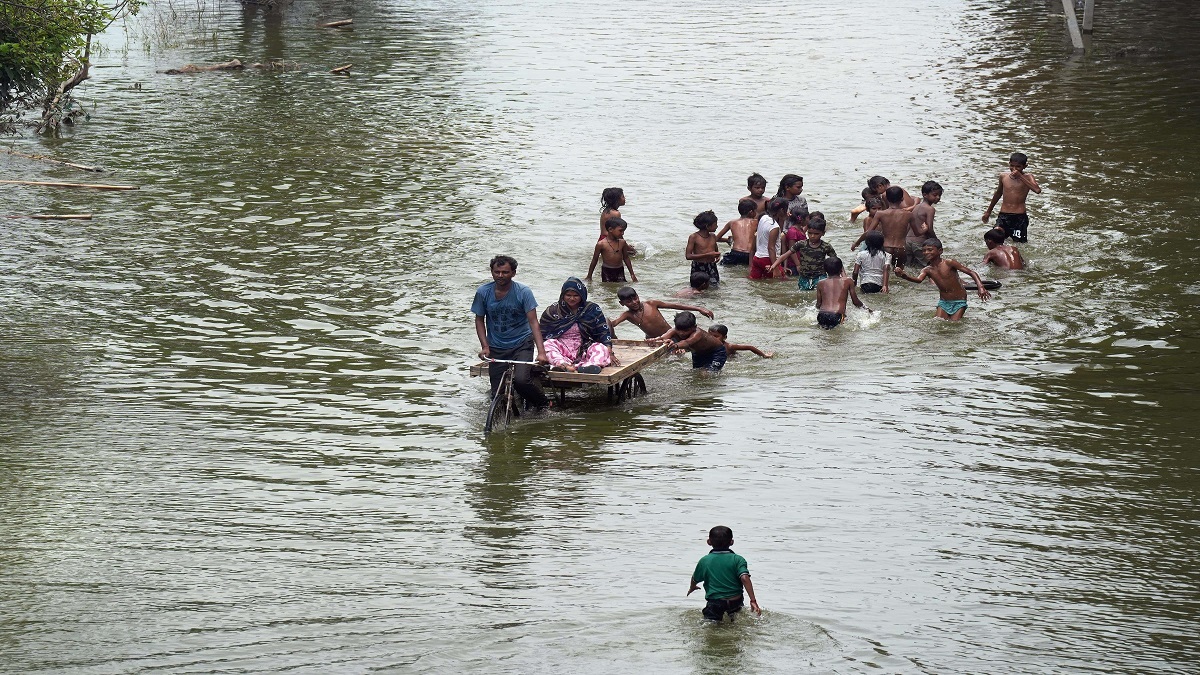 Normal life hit as rains continue to batter parts of Telangana । तेलंगाना के कई हिस्सों में बारिश के कारण सामान्य जनजीवन प्रभावित