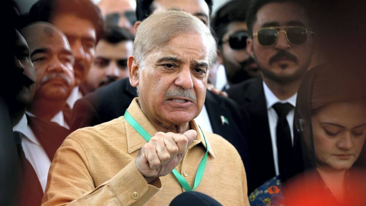 पाकिस्तान: इमरान खान पर शहबाज़ शरीफ का तीखा हमला l Pakistan pm Shehbaz Sharif scathing attack on Imran Khan said he campaigning against country army and General Syed Asim Munir