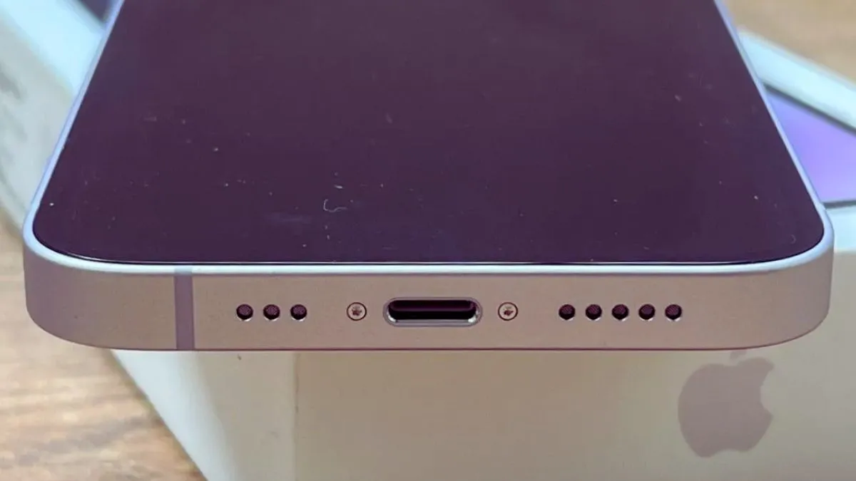 iPhone 15 सीरीज में मिलेगा थंडरबोल्ट के साथ USB 4 पोर्ट! कई गुना बढ़ जाएगी डेटा ट्रांसफर की स्पीड iPhone 15, iPhone 15 Latest update, Tech news, iPhone 15 Features, आईफोन 15, आईफोन 15 सीरीज, iPhone - India TV Hindi