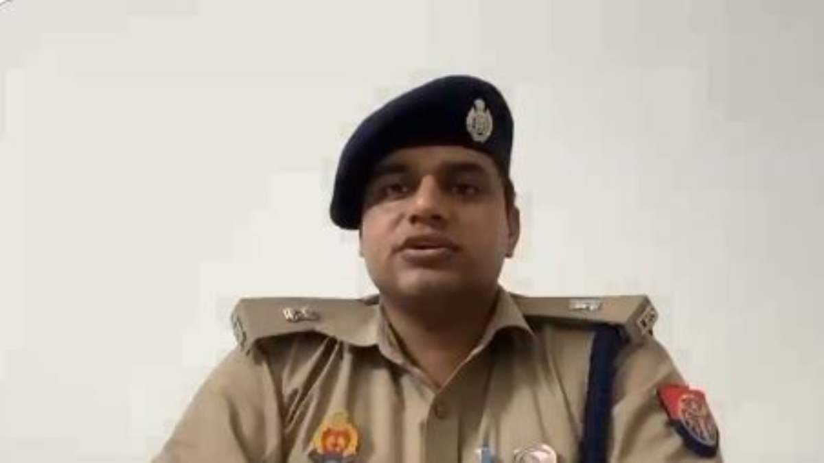 Bareilly Minor girl oppose molestation drink Sanitizer forcefully died छेड़छाड़ का विरोध करने पर नाबालिग छात्रा को पिलाया सैनिटाइजर, मौत के बाद परिजनों ने लगाया जाम