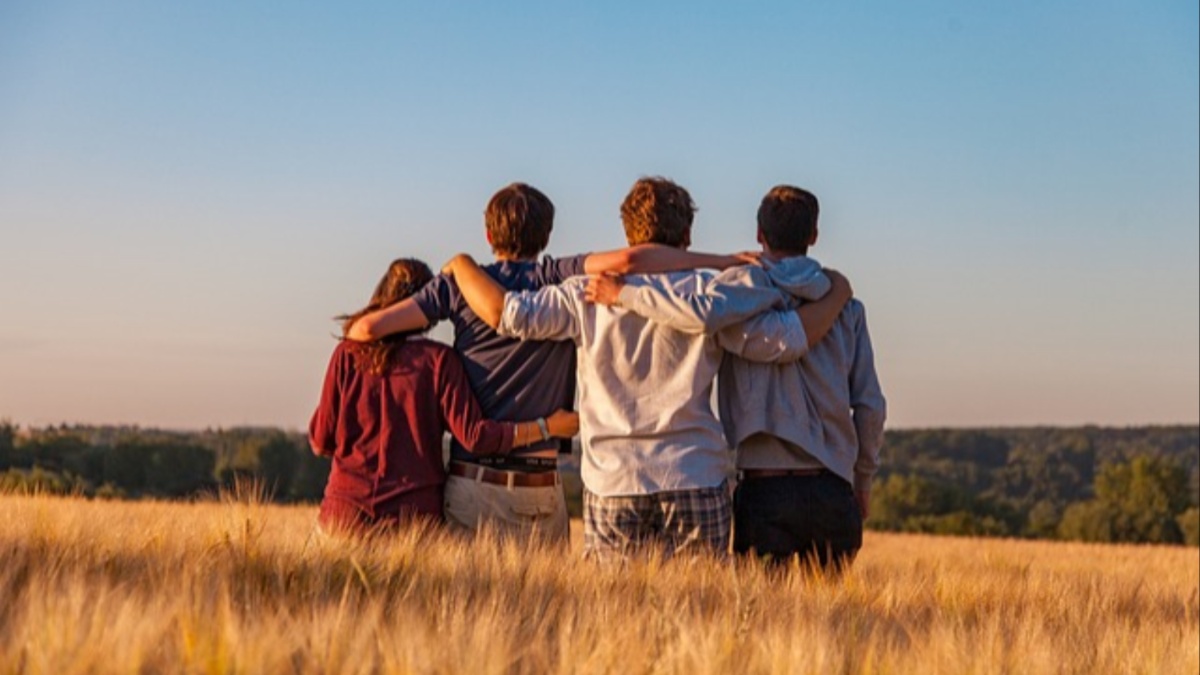 Happy friendship day 2023: रूठे दोस्त को मनाने के उपाय | Friends Forever tips How do you cheer up an angry friend