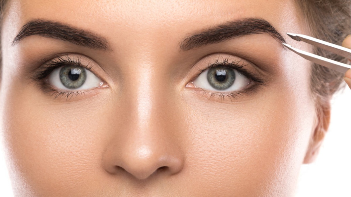 आइब्रो बढ़ाने के लिए कौन सा तेल लगाएं | best oil for eyebrow growth in hindi