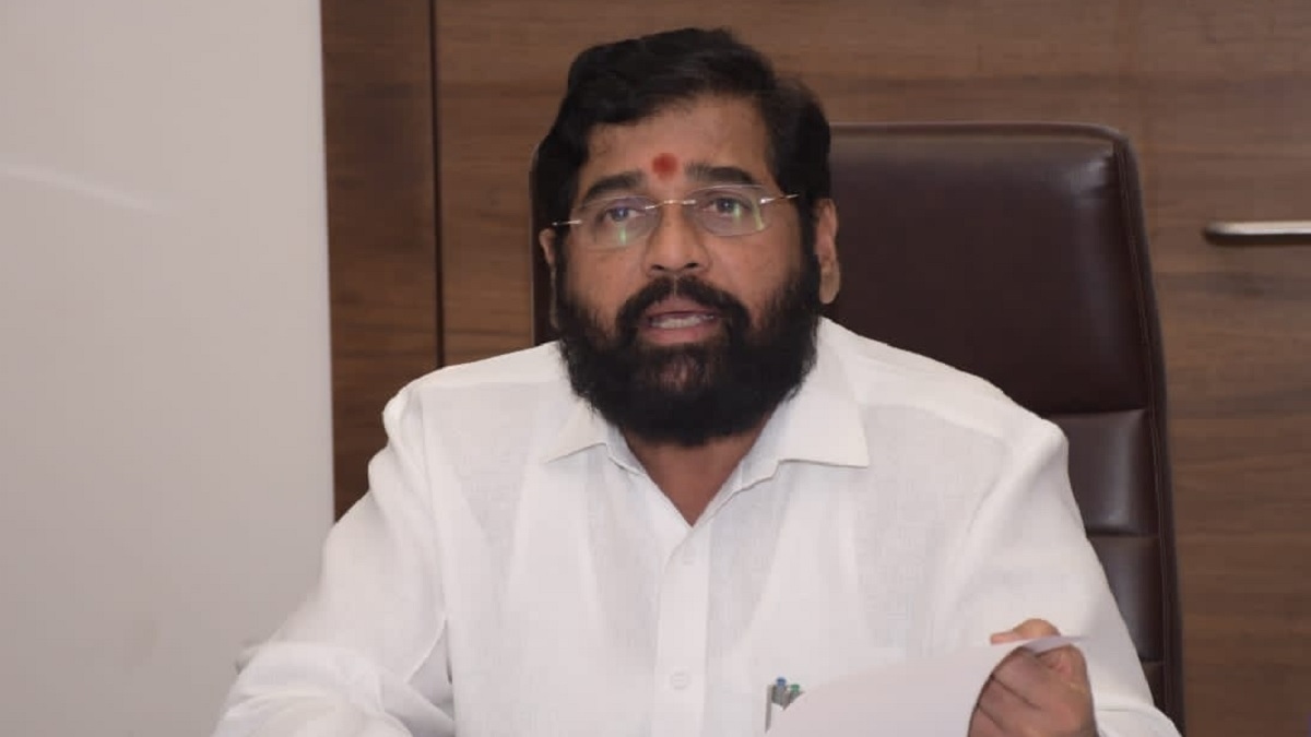 Thane CM Eknath Shinde reached Chhatrapati Shivaji Maharaj Hospital 48 hours after death of 18 patients 18 मरीजों की मौत के 48 घंटे बाद छत्रपति शिवाजी महाराज अस्पताल पहुंचे CM शिंदे, घटनाक्रम का लिया