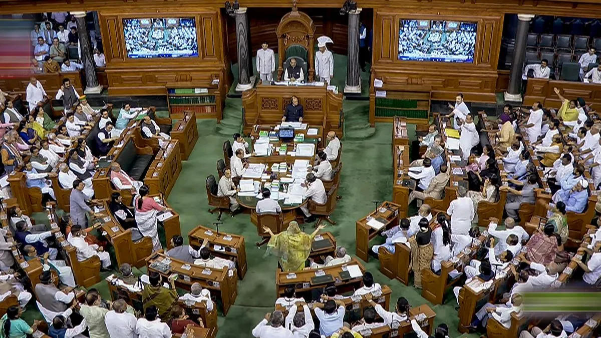 Highlights: मोदी सरकार के खिलाफ विपक्ष का अविश्वास प्रस्ताव लोकसभा में गिरा, PM ने विरोधियों को खूब सुनाया लोकसभा- India TV Hindi