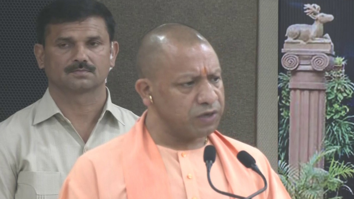 यूपी में अगले 2 महीने में बनाए जाएंगे 57 नए साइबर क्राइम थाने, सीएम योगी ने दिया आदेश । 57 new cybercrime police stations to be set up in UP in next 2 months CM Yogi ordered